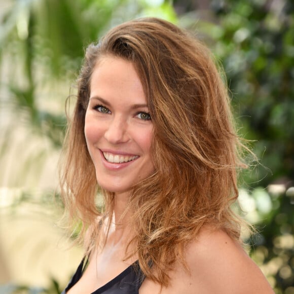 Lorie Pester durant un photocall pour la série "Demain nous appartient" dans le cadre du 58ème Festival de Télévision de Monte Carlo au Grimaldi Forum à Monaco © Bruno Bebert / Bestimage
