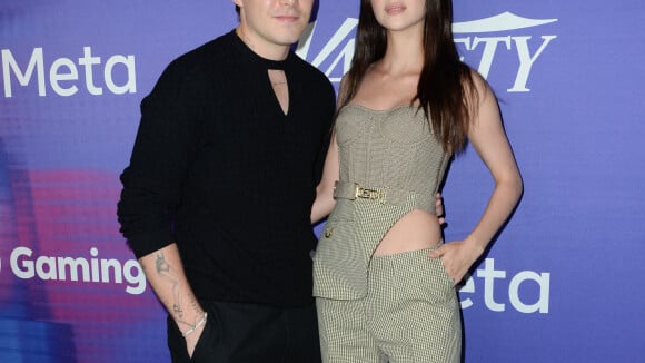 Brooklyn Beckham très amoureux : tendres baisers avec sa femme Nicola Peltz en soirée