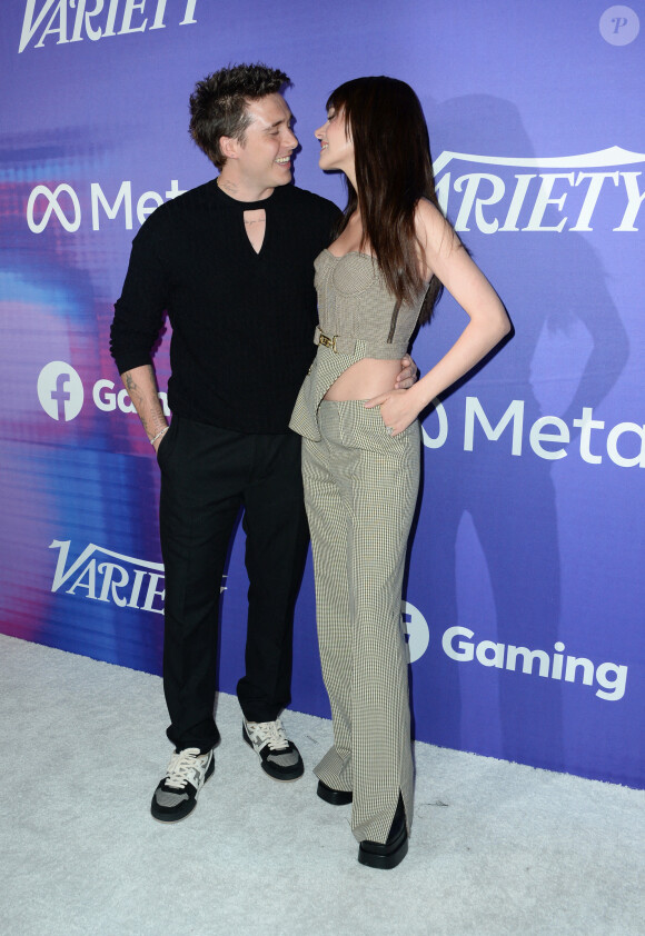 Brooklyn Beckham et sa femme Nicola Peltz au photocall de la soirée "Variety 2022 Power of Young Hollywood" organisée par Facebook Gaming/Meta à Los Angeles, le 11 août 2022. 