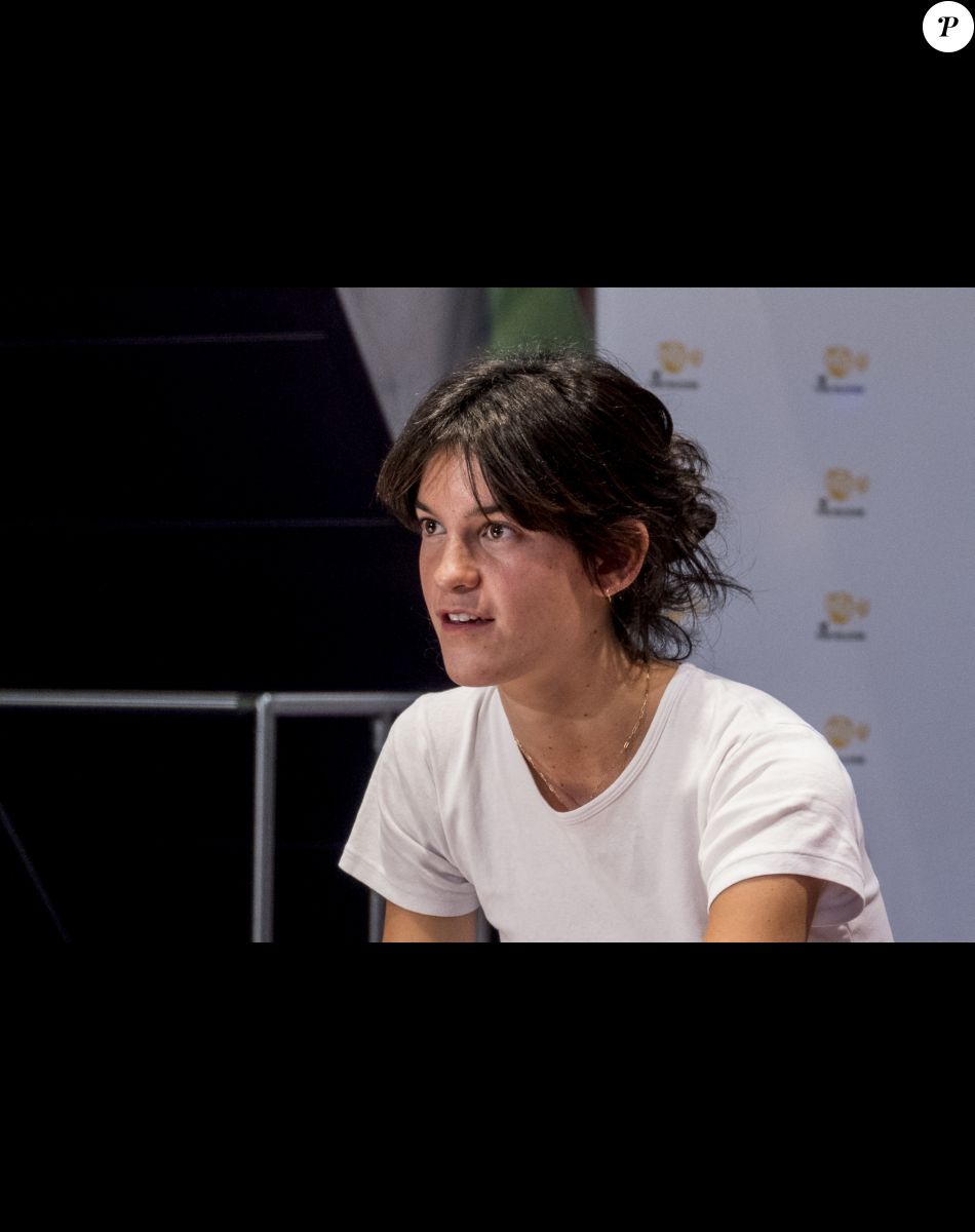 La réalisatrice Suzanne Lindon (fille de S.Kiberlain et V.Lindon) présente son film "Seize printemps" au festival Lumière de Lyon le 14 octobre 2020. © Sandrine Thesillat / Panoramic / Bestimage