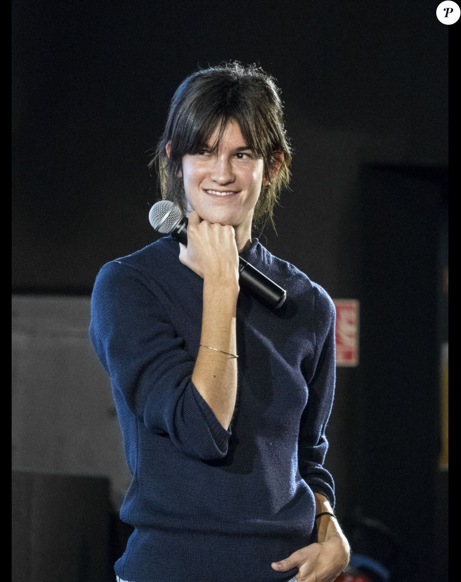 La réalisatrice Suzanne Lindon (fille de S.Kiberlain et V.Lindon) présente son film "Seize printemps" au festival Lumière de Lyon le 14 octobre 2020. © Sandrine Thesillat / Panoramic / Best Image