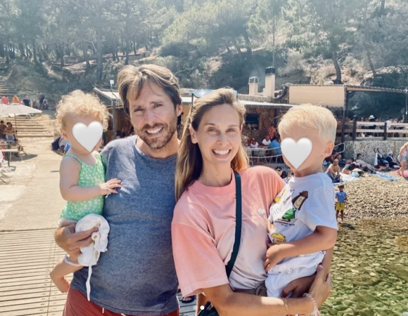 Ophélie Meunier lors de ses vacances dans le sud de la France avec son mari et leurs deux enfants - Instagram