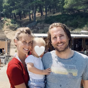Ophélie Meunier lors de ses vacances dans le sud de la France avec son mari et leurs deux enfants - Instagram