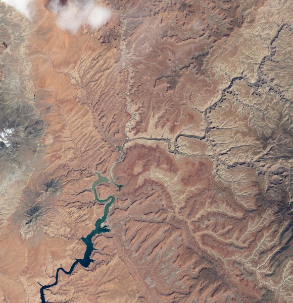 Deux photos satellite du Lac Powell aux Etats Unis.
