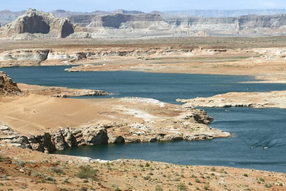 Le lac Powell en Arizona aux Etats-Unis, réservoir d'eau artificiel immense