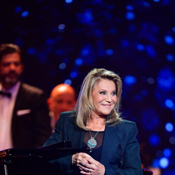 Sheila - Enregistrement de l'émission "Chantons Aznavour" aux Folies Bergère à Paris, diffusée le 10 décembre à 21h05 sur France 3. © Pierre Perusseau / Bestimage 
