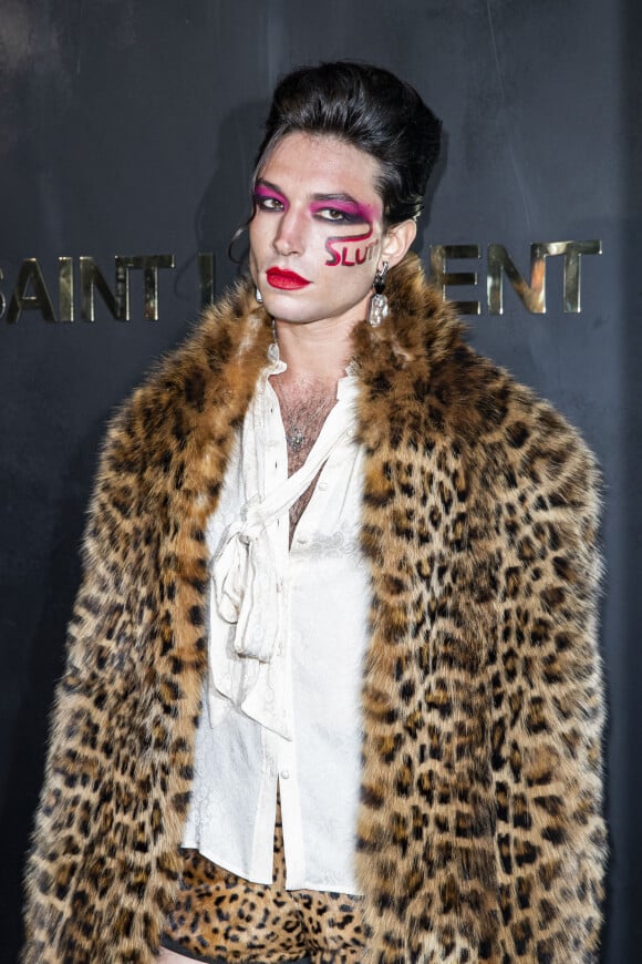 Ezra Miller - Photocall du défilé de mode PAP printemps-été "Saint Laurent" à Paris. © Olivier Borde / Bestimage 