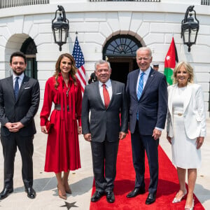Joe Biden (président des Etats-Unis), et la Première Dame Jill Biden, reçoivent le roi de Jordanie Abdallah II, la reine Rania al-Yassin et le prince Hussein ben Abdallah dans le bureau ovale de la Maison Blanche à Washington DC, le 19 juillet 2021. 