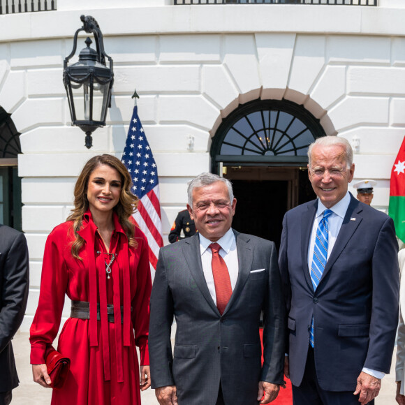 Joe Biden (président des Etats-Unis), et la Première Dame Jill Biden, reçoivent le roi de Jordanie Abdallah II, la reine Rania al-Yassin et le prince Hussein ben Abdallah dans le bureau ovale de la Maison Blanche à Washington DC, le 19 juillet 2021. 
