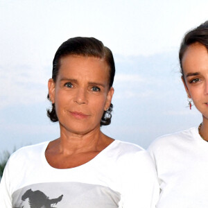 La princesse Stéphanie de Monaco et sa fille Pauline Ducruet durant la traditionnelle soirée d'été de Fight Aids Monaco au Sporting Club de Monaco, le 23 juillet 2022.  © Bruno Bebert/Bestimage 