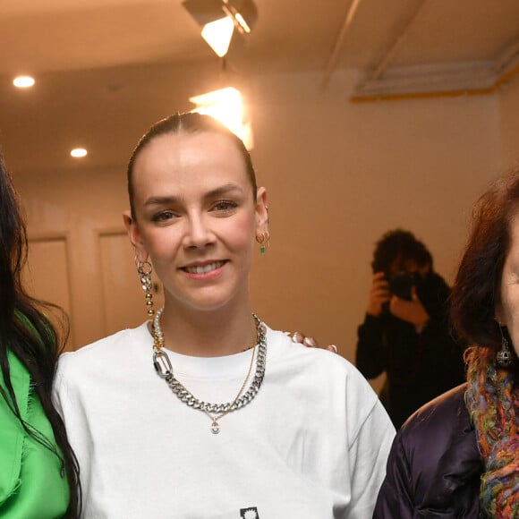 Pauline Ducruet et Suzy Menkes - Backstage du défilé Alter Femme Automne/Hiver 2022/2023 lors de la Fashion Week de Paris le 1er mars 2022. © Veeren/Bestimage 