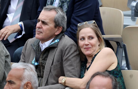 Takis Candilis et sa femme Babsie Steger - Célébrités dans les tribunes des internationaux de France de tennis de Roland Garros à Paris, France, le 9 juin 2019. © Jacovides-Moreau/Bestimage 