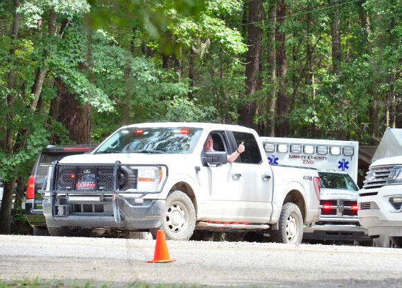 Une ambulance quitte le lieu du mariage de Ben et J-Lo à Riceboro, Georgie, Etats-Unis, le 19 août 2022. 