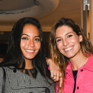 Exclusif - Vaimalama Chaves (Miss France 2019) et Laury Thilleman (Miss France 2011) - People à la générale du spectacle des Coquettes "Merci Francis" à l'Alhambra à Paris le 17 novembre 2021. © Coadic Guirec/Bestimage 