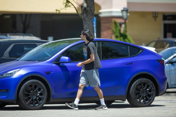 Blanket Jackson conduit une Tesla Model Y comme première voiture, à Calabasas, Los Angeles, Californie, Etats-Unis, le 23 mai 2022. 