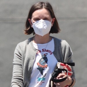 Exclusif - Calista Flockhart va faire ses courses à Brentwood le 25 juin 2022.