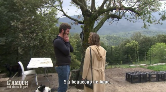 Sébastien à la ferme avec ses prétendantes dans "L'amour est dans le pré" - M6