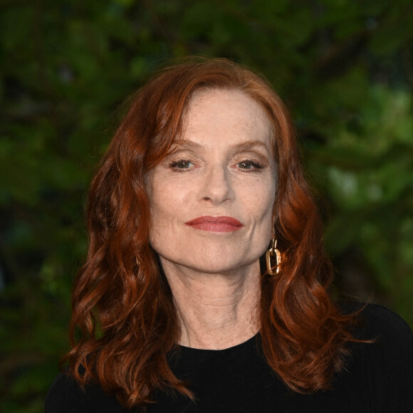 Isabelle Huppert au photocall du film "A propos de Joan" lors du 15ème festival du film francophone de Angoulême le 25 août 2022. © Coadic Guirec / Bestimage 