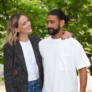 Nora Arnezeder et Salim Kechiouche au photocall du film "L'enfant du paradis" lors du 15ème festival du film francophone de Angoulême le 25 août 2022. © Coadic Guirec / Bestimage 