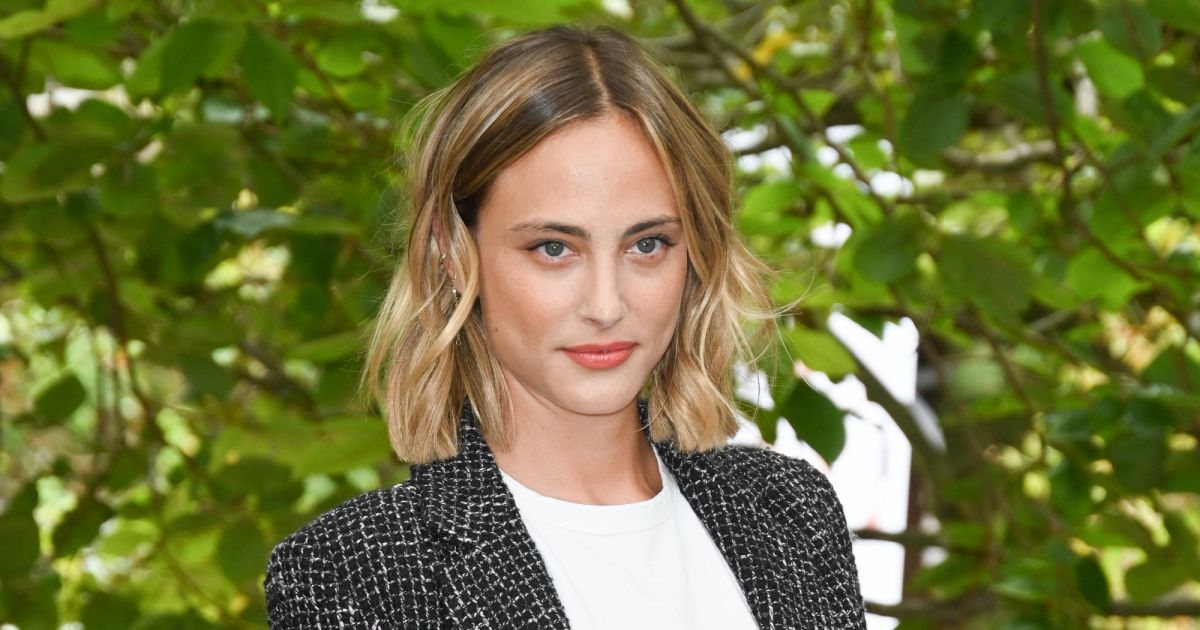 Nora Arnezeder au photocall du film L'enfant du paradis lors du 15ème