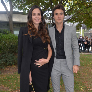 Anouchka Delon enceinte et son compagnon Julien Dereims - Arrivées au défilé Elie Saab "Collection Prêt-à-Porter Printemps/Eté 2020" lors de la Fashion Week de Paris (PFW), le 28 septembre 2019. © Veerren Ramsamy - Christophe Clovis / Bestimage 