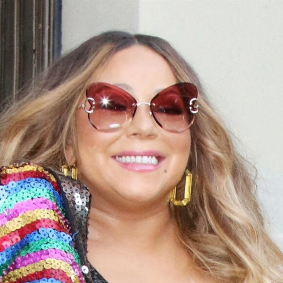 Mariah Carey quitte son hôtel pour se rendre à la projection du film "Bros" à New York le 20 juin 2022.