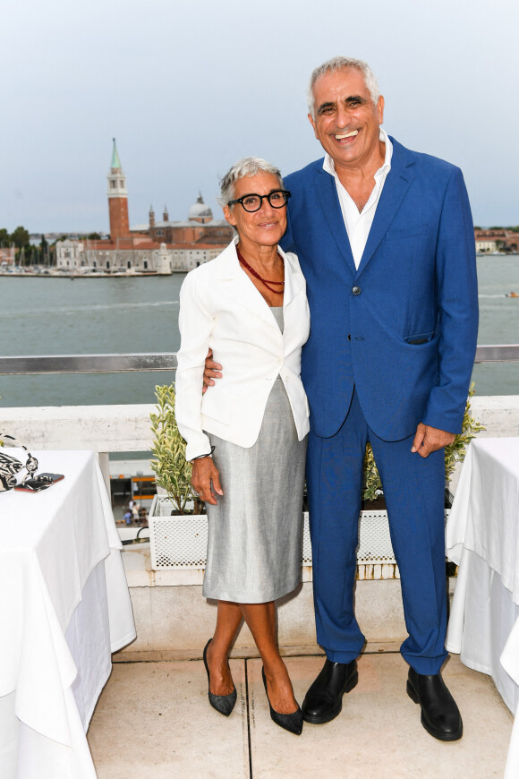 Leonardo di Costanzo (moglie), Leonardo di Costanzo - People lors de la soirée Party Variety à la 79ème édition du festival international du film de Venise, la Mostra le 30 août 2022. 
