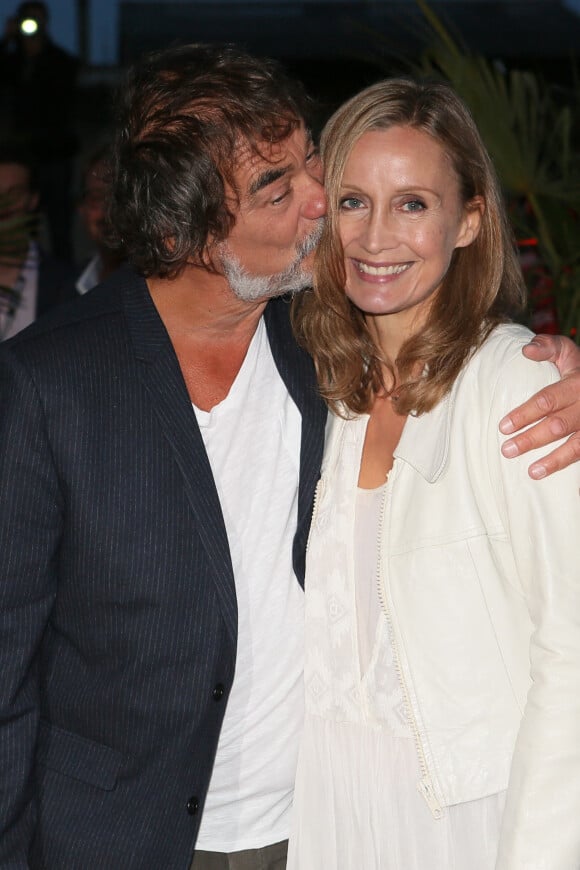 Olivier Marchal et sa femme Catherine - Cérémonie de clôture du 17e festival de fiction TV de La Rochelle à l'Espace Encan à La Rochelle, le 12 septembre 2015.