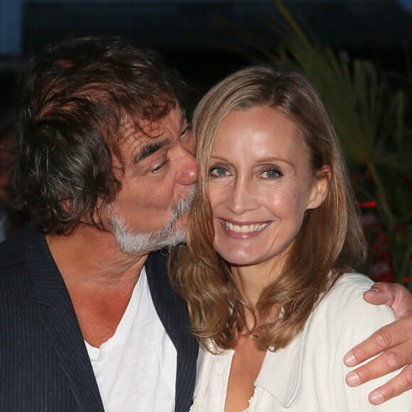 Olivier Marchal et sa femme Catherine - Cérémonie de clôture du 17e festival de fiction TV de La Rochelle à l'Espace Encan à La Rochelle, le 12 septembre 2015.