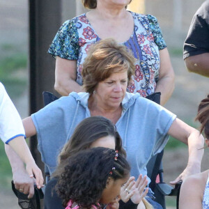 Britney Spears avec ses fils Sean Preston et Jayden James qui jouent au foot à Woodland Hills, le 6 avril 2014.