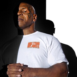 Le jour de son retour sur le ring, Mike Tyson lance une collection d'accessoires en partenariat avec le site de vente en ligne Legends Only League. 