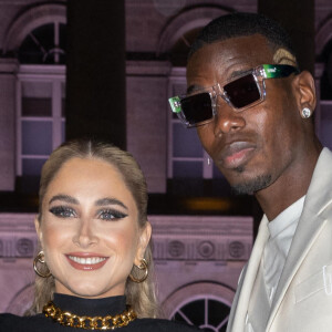 Paul Pogba et sa femme Maria Zulay Salaues - Arrivées et sorties du défilé Off-White Femme Automne/hiver au palais Brongniart à Paris, France. © Jeremy Melloul / Bestimage