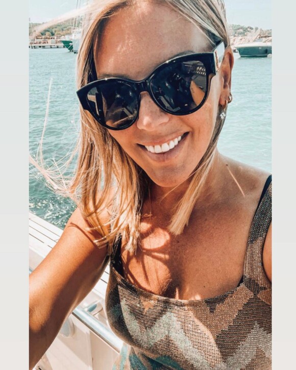 Amélie Neten souriante sur Instagram