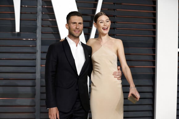 Adam Levine et Behati Prinsloo - People à la soirée "Vanity Fair Oscar Party" à Hollywood, le 22 février 2015.
