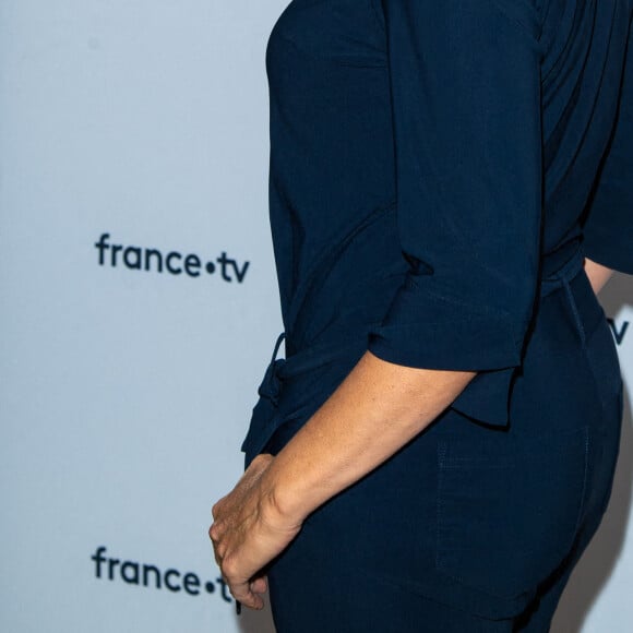Julia Vignali lors du photocall dans le cadre de la conférence de presse de France Télévisions au Pavillon Gabriel à Paris, France, le 24 août 2021. © Pierre Perusseau/Bestimage