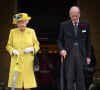 La reine Elizabeth II d'Angleterre et le prince Philip, duc d'Edimbourg, lors de la Garden Party donnée dans les jardins de Buckingham Palace à Londres, le 23 mai 2017.