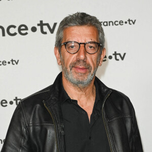 Michel Cymes au photocall pour la conférence de presse de rentrée de France TV à la Grande Halle de la Villette à Paris, France. © Coadic Guirec/Bestimage 