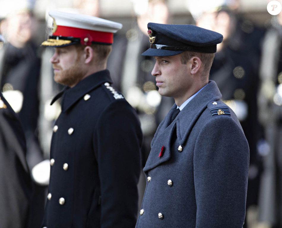 Le prince Harry, duc de Sussex, le prince William, duc de Cambridge - La famille royale d&#039;Angleterre lors du National Service of Remembrance à Londres le 10 novembre 2019.   