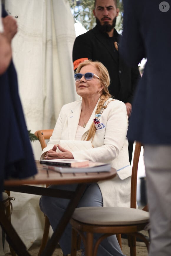 Exclusif - Sylvie Vartan - Festival des Livres et des Artistes organisé par l'association "Lecture pour Tous" engagée dans la lutte contre l'illettrisme au Mail Branly à Paris le 3 juillet 2022. © Pierre Perusseau / Jack Tribeca / Bestimage