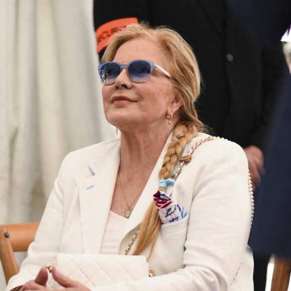 Exclusif - Sylvie Vartan - Festival des Livres et des Artistes organisé par l'association "Lecture pour Tous" engagée dans la lutte contre l'illettrisme au Mail Branly à Paris le 3 juillet 2022. © Pierre Perusseau / Jack Tribeca / Bestimage