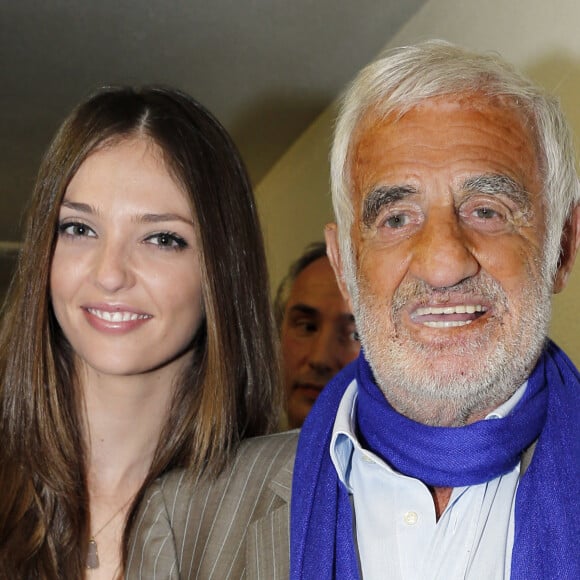 Exclusif - Jean-Paul Belmondo, sa petite-fille Annabelle - People au concert de Johnny Hallyday au POPB de Bercy a Paris - Jour 2. Le 15 juin 2013