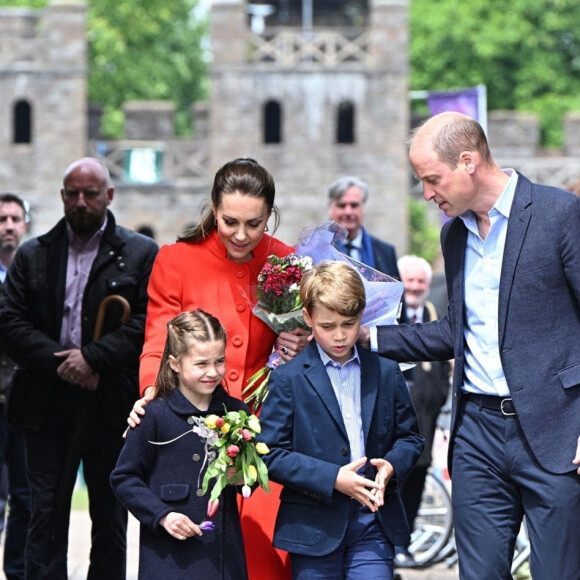 Le prince William, duc de Cambridge, et Catherine (Kate) Middleton, duchesse de Cambridge, accompagnés de leurs enfants, le prince George de Cambridge et la princesse Charlotte de Cambridge en visite au château de Cardiff, Royaume Uni, le 4 juin 2022, à l'occasion du jubilé de platine de la reine d'Angleterre. 