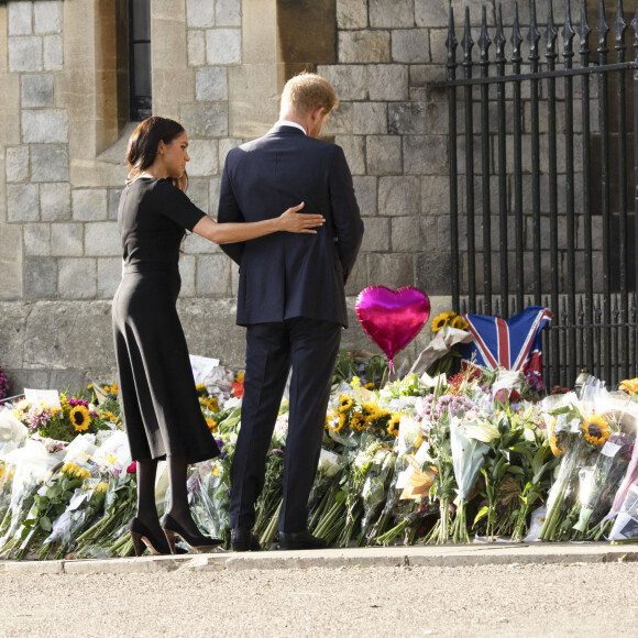 Le prince Harry, duc de Sussex, Meghan Markle, duchesse de Sussex devant le château de Windsor, suite au décès de la reine Elisabeth II d'Angleterre. Le 10 septembre 2022