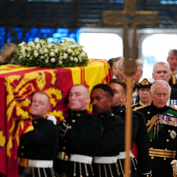 Le roi Charles III d'Angleterre et Camilla Parker Bowles, reine consort d'Angleterre, la princesse Anne, Prière pour le décès de la reine Elisabeth II en la cathédrale St Giles d'Édimbourg, Royaume Uni, le 12 septembre 2022.