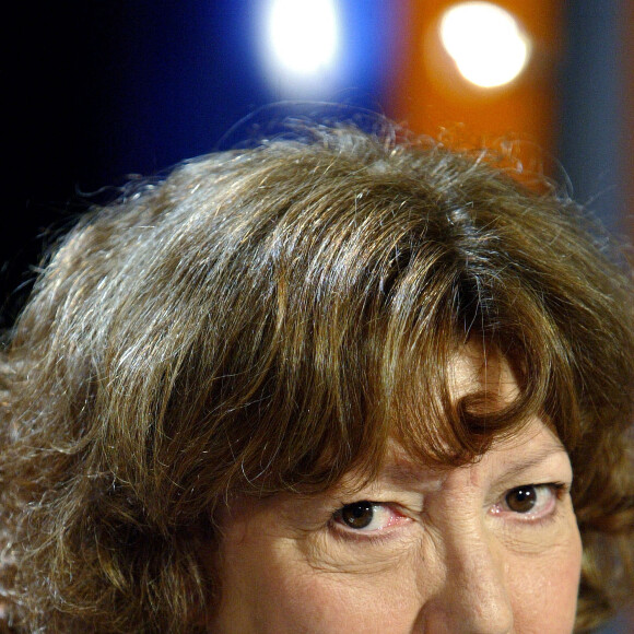 Francois Mauriac's granddaughter Anne Wiazemsky promotes her book 'Jeune FIlle' during the taping of TF1 channel TV Show 'Vol de nuit' in Paris, France, on January 11, 2007. Photo by Bernard Bisson/ABACAPRESS.COM 