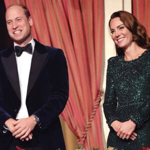 Le prince William, duc de Cambridge, et Kate Catherine Middleton, duchesse de Cambridge, au "Royal Variety Performance 2021" au Royal Albert Hall à Londres. Le 18 novembre 2021 