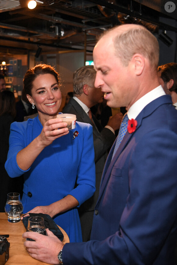 Catherine Kate Middleton et le prince William, duc et duchesse de Cambridge lors de la réception à la distillerie Clydeside à Glasgow pour les gagnants et finalistes du premier prix Earthshot en marge de la COP26 le 1er novembre 2021. 