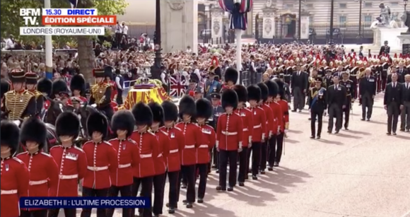 Procession organisée en l'honneur d'Elizabeth II, déplacée du palais de Buckingham jusqu'à Westminster Hall. Le 14 septembre 2022.