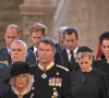 La reine consort Camilla Parker Bowles, Timothy Laurence, le prince Andrew, le prince Edward, la comtesse Sophie de Wessex, le prince William, Kate Middleton, le prince Harry, Meghan Markle, Peter Phillips - Procession cérémonielle du cercueil de la reine Elizabeth II du palais de Buckingham à Westminster Hall à Londres. Le 14 septembre 2022.