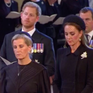 Capture de Kate Middleton lors de la procession du cercueil d'Elizabeth II vers le palais de Westminster le mercredi 14 septembre 2022.